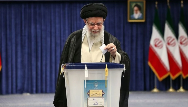 İran'da Oy Verme İşlemi Başladı; İmam Hamanei Oyunu Kullandı