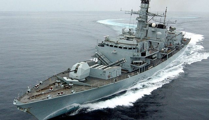 Hürmüz'de İngiliz Savaş Gemisi Engellendi