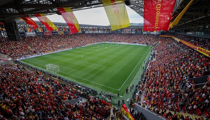 Fenerbahçe Süper Lig'de Sezonu Göztepe Deplasmanında Açıyor
