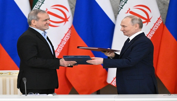 Putin, İranlı Mevkidaşı Pezeşkiyan İle Telefonda Görüştü