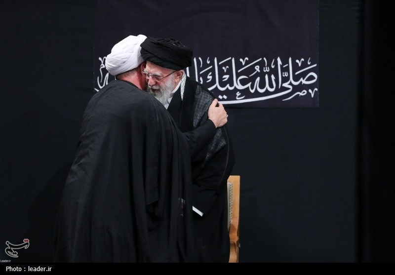 İmam Hamanei Tasua Gecesi Yas Merasimine Katıldı