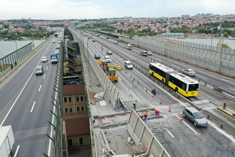 Haliç Köprüsü'ndeki Bakım Çalışmalarının İkinci Etabı Başladı